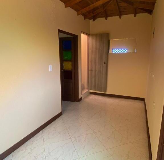 اتاق استاندارد با چشمانداز استخر, Hostal Hollywood Inn Ii