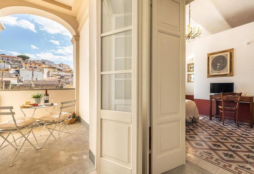 חדר דלוקס עם נוף להרים, Palazzo Cherchi