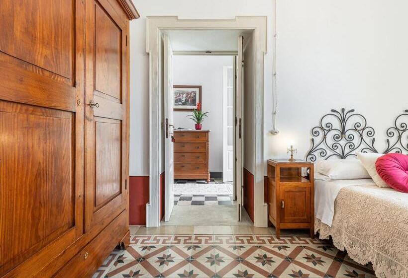 חדר דלוקס עם נוף להרים, Palazzo Cherchi