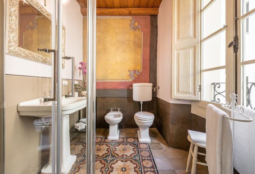 חדר דלוקס, Palazzo Cherchi