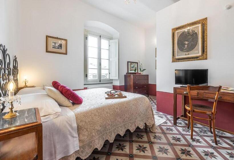 חדר דלוקס עם נוף להרים, Palazzo Cherchi