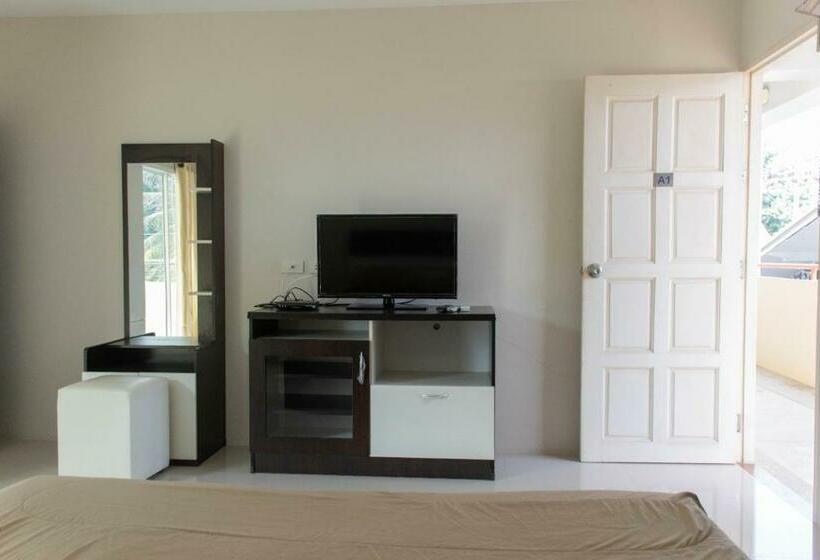 Quarto Deluxe, Suree Place Hostel