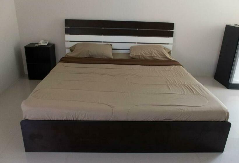 Quarto Deluxe, Suree Place Hostel