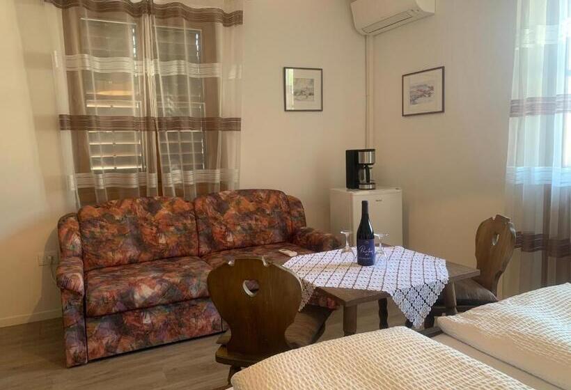 Номер Стандарт с Балконом, Garni Guflhof