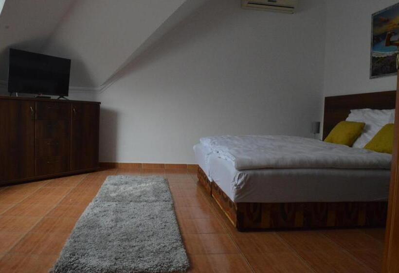 סוויטה משפחתית, Aqua Oazis Apartman