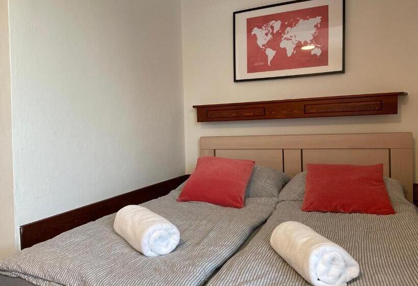 带阳台标准四人间, Penzion U Přehrady