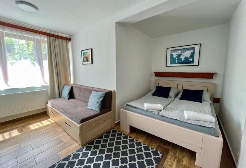 四人标准间, Penzion U Přehrady