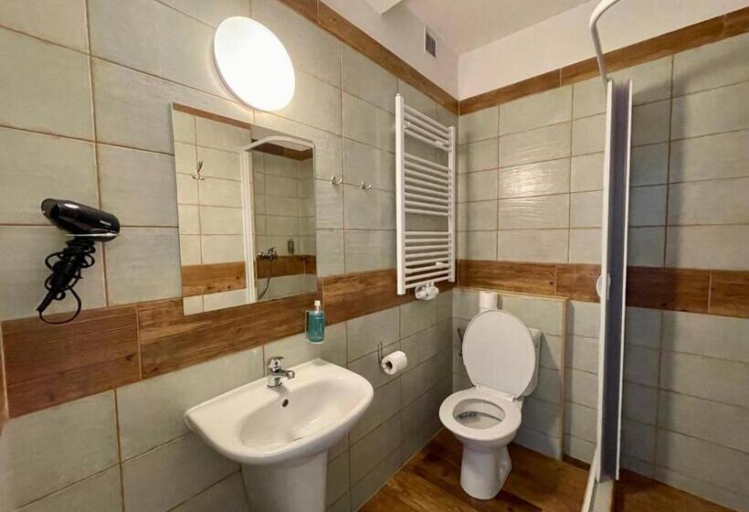 四人标准间, Penzion U Přehrady