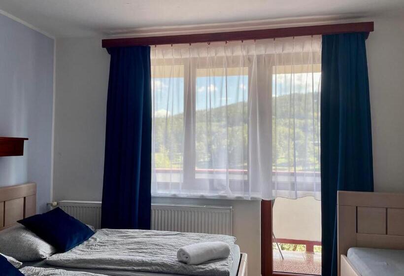 带阳台标准四人间, Penzion U Přehrady