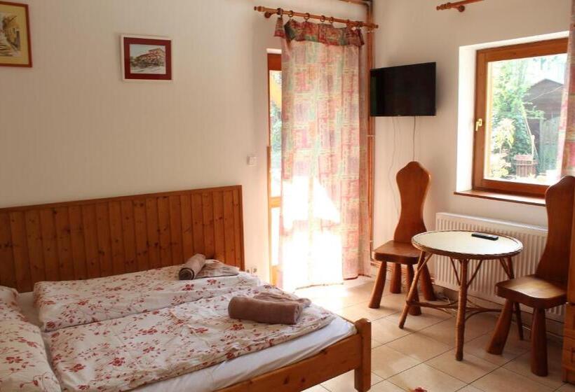 اتاق استاندارد با چشم‌انداز باغ, Vicze Apartmanház