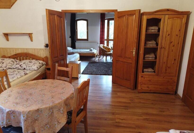 침실 1개 발코니 아파트, Vicze Apartmanház