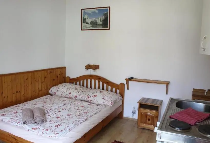 ２ベッドルームアパートメント, Vicze Apartmanház