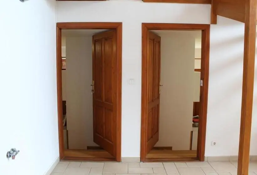 ２ベッドルームアパートメント, Vicze Apartmanház
