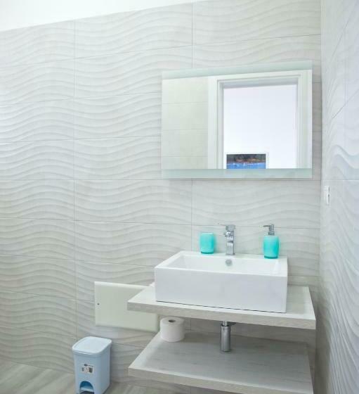 Deluxe Rum, B&b Suddenna