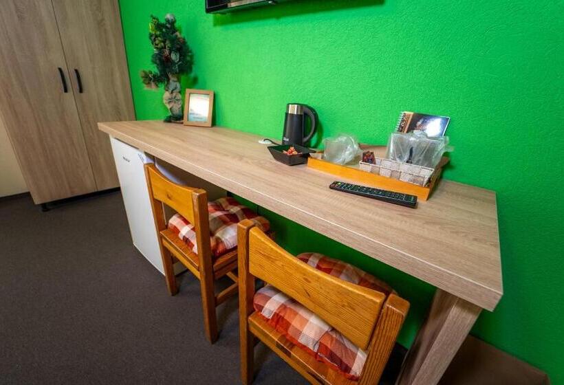 标准间, șura Lu  Pătru