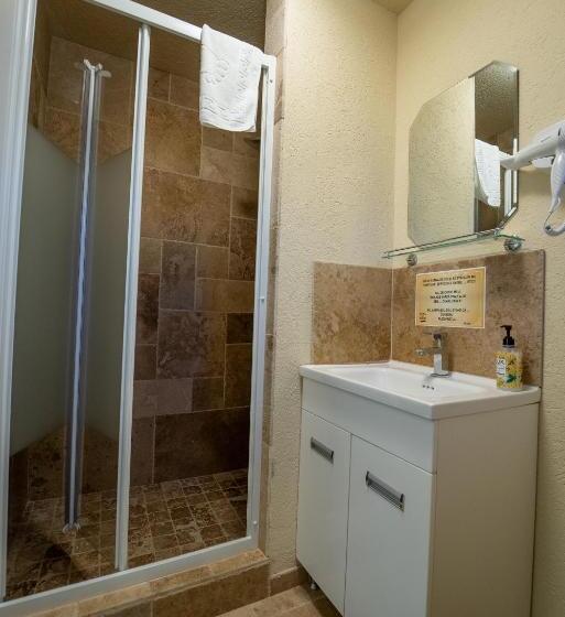 标准间, șura Lu  Pătru