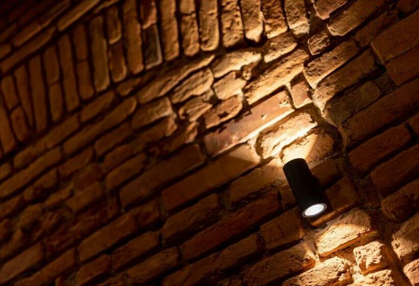 غرفة قياسية, Casa Nym