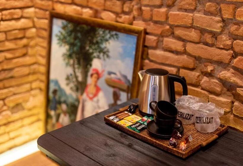 غرفة قياسية, Casa Nym