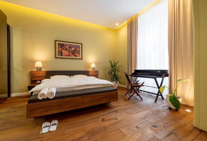 غرفة ديلوكس, Casa Nym