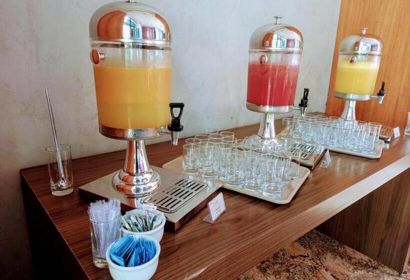 غرفة سوبيريور ثلاثية مطلّة علي البحر, Suítes Natal Plaza 4 Estrelas   Vista Mar   Ponta Negra