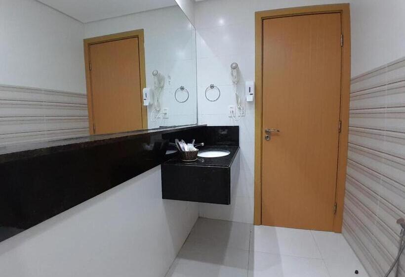 סוויטת סופריור, Anaí