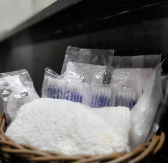 סוויטת סופריור, Anaí