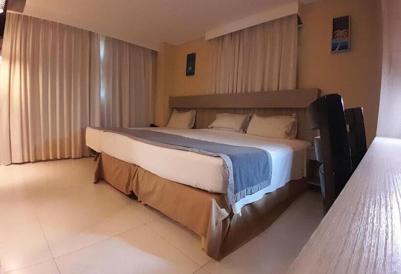 חדר סטנדרט לשלושה, Anaí