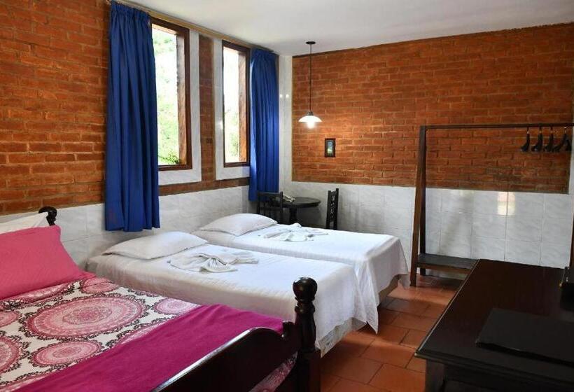 4인용 스탠다드 룸, Bougainville