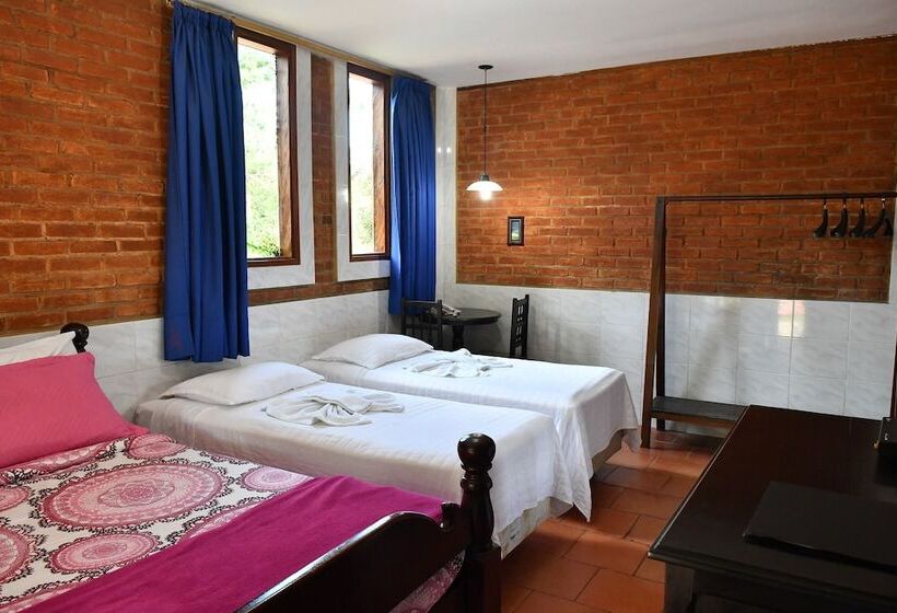 디럭스 룸, Bougainville