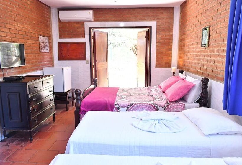 디럭스 룸, Bougainville