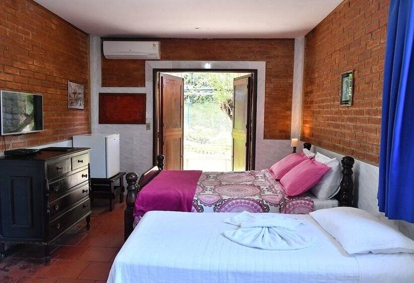 디럭스 룸, Bougainville