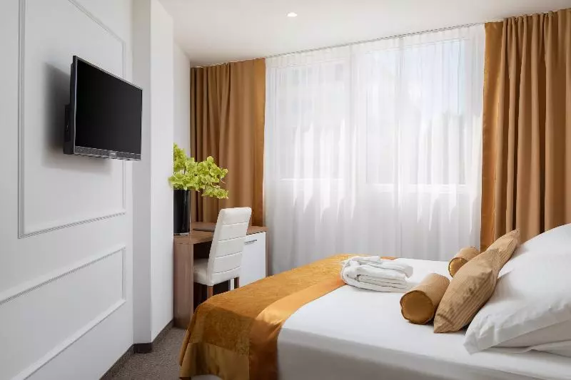 スタンダードルーム, Hampton Inn & Suites By Hilton Regina East Gate