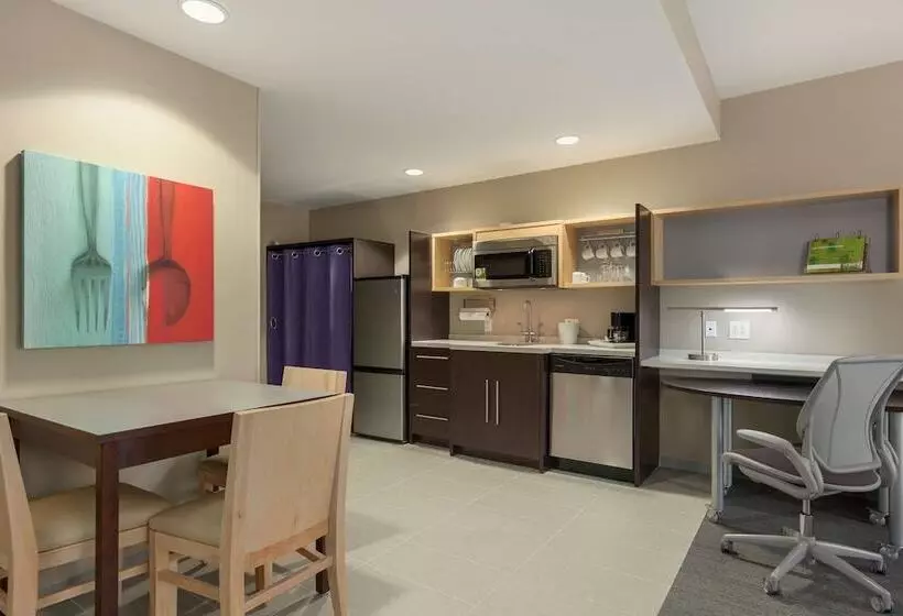 キングサイドベッドのスタンダードワンルーム, Home2 Suites By Hilton Florence, Sc