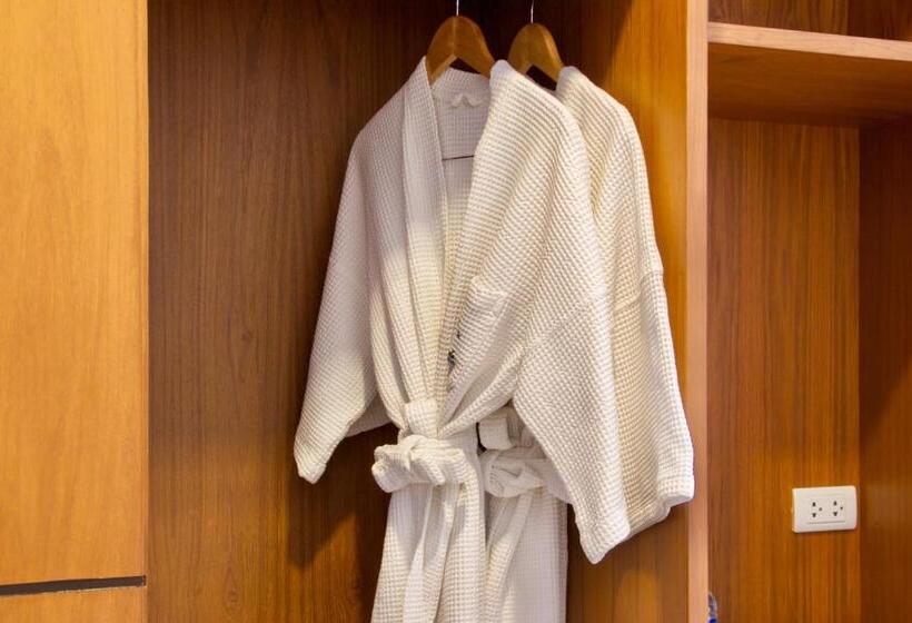 디럭스 룸 바다 전망, The View Rawada Phuket