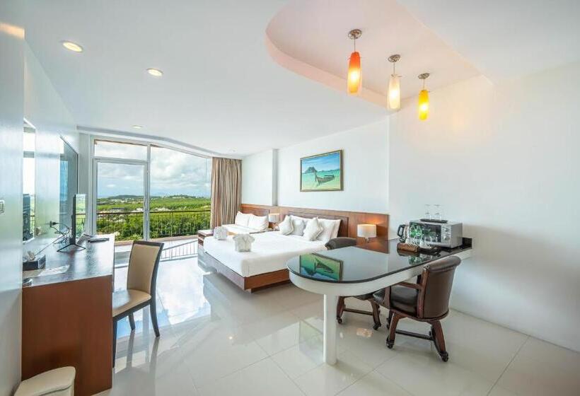 스위트 킹사이즈 침대, The View Rawada Phuket