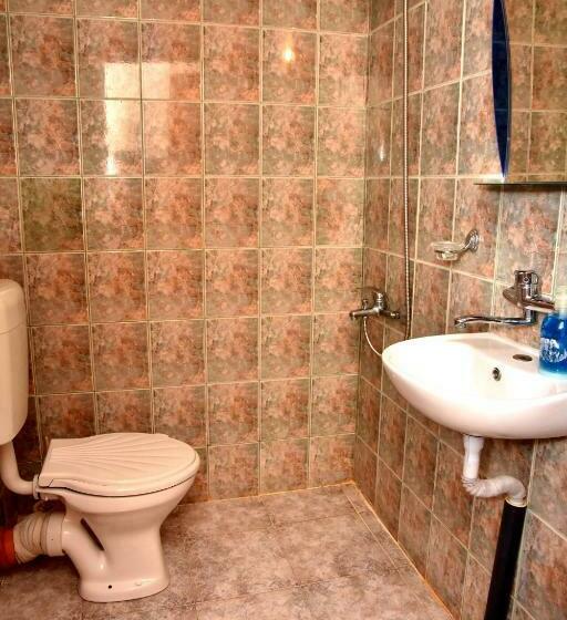 Дом 1 Спальня, стаи за гости тони