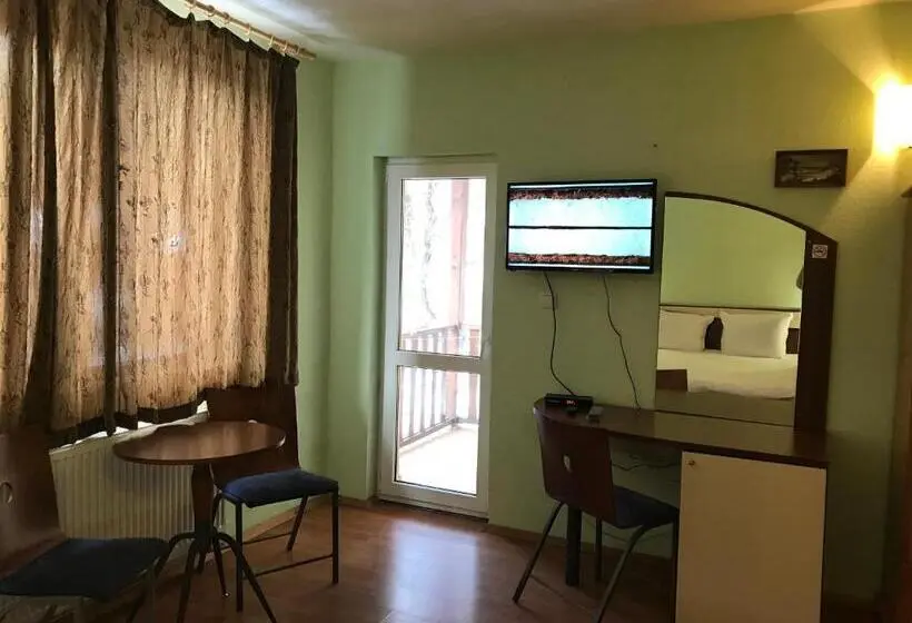 バルコニー付きスタンダードルーム, стаи за гости тони