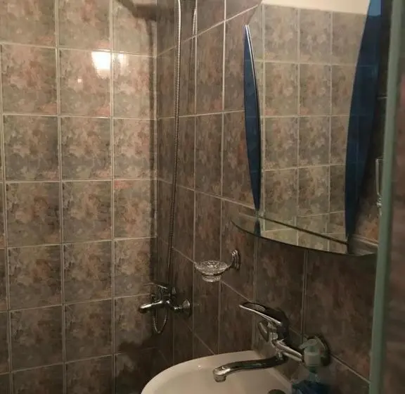 バルコニー付きスタンダードルーム, стаи за гости тони