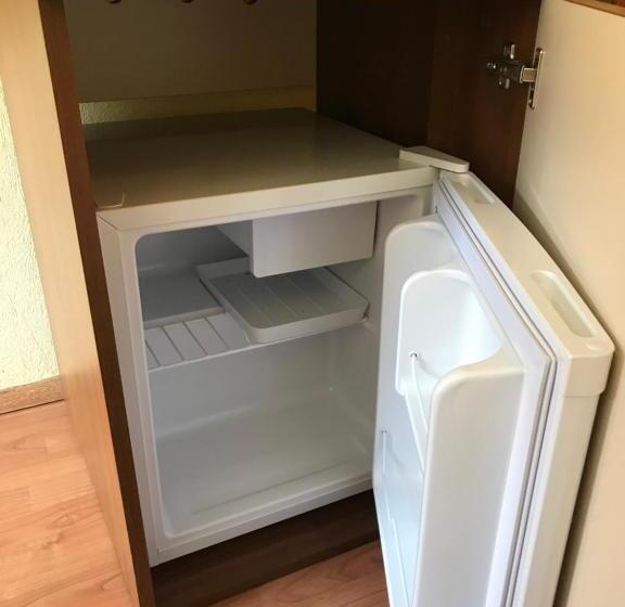 Трехместный Номер Стандарт с Балконом, стаи за гости тони