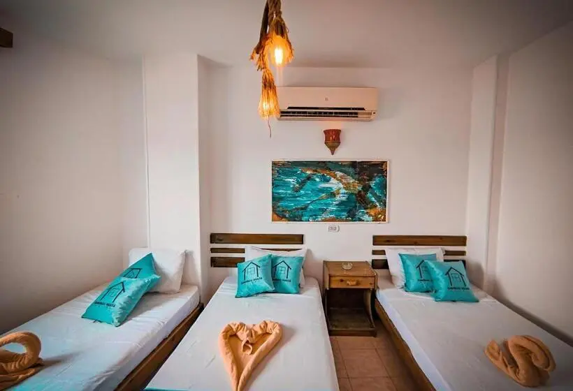 اتاق سه نفره دلوکس با چشمانداز دریا, Bamboo House Hotel Dahab