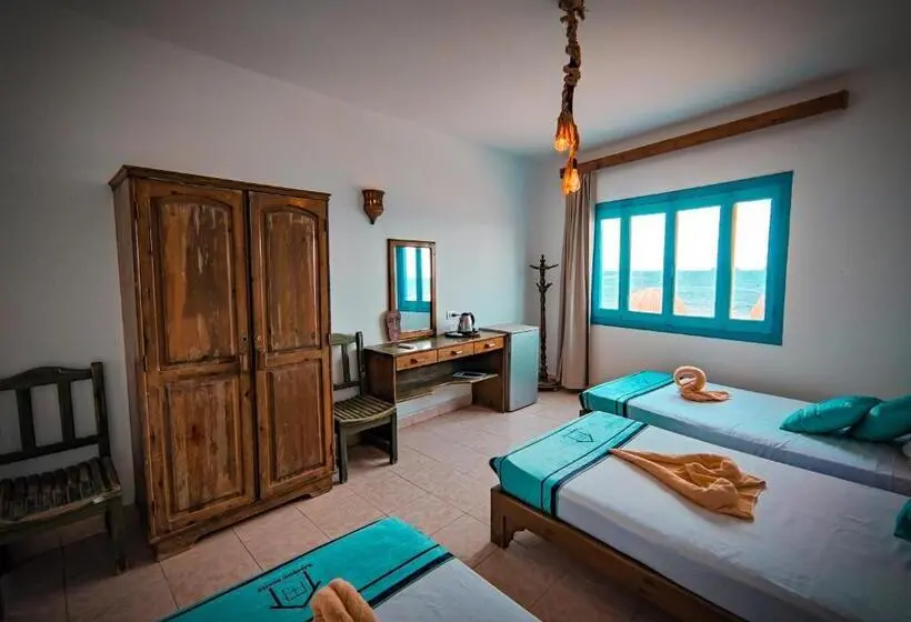 اتاق سه نفره دلوکس با چشمانداز دریا, Bamboo House Hotel Dahab