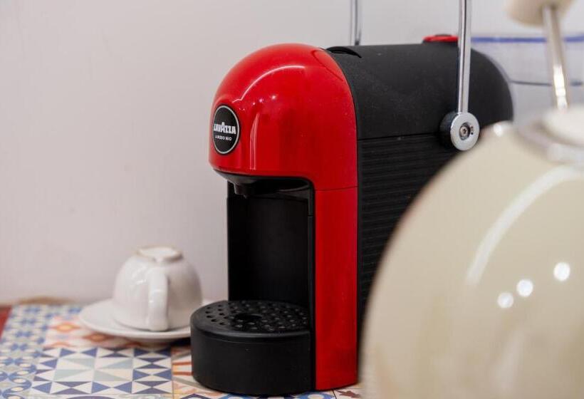 اتاق استاندارد سه نفره, Palazzo Nicolaus Del Borgo Antico