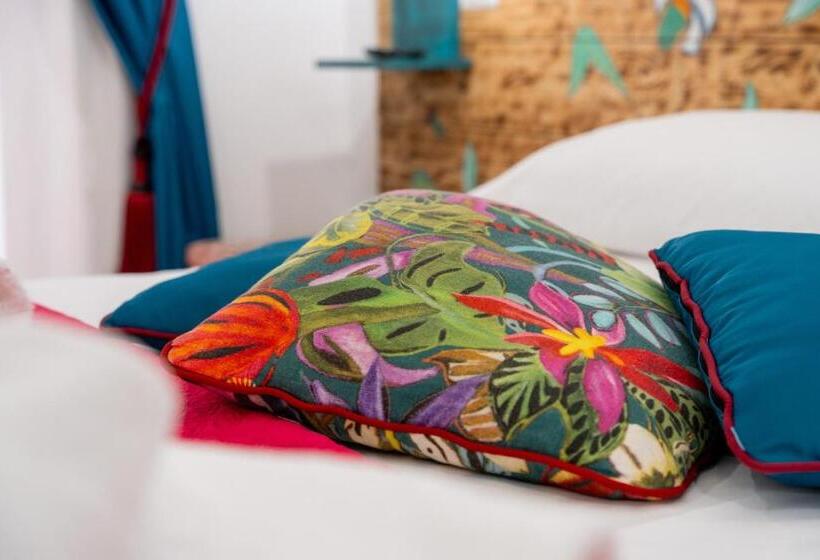 سوئیت با وان آب گرم, Palazzo Nicolaus Del Borgo Antico