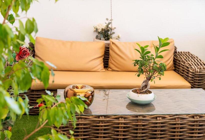 سوئیت با وان آب گرم, Palazzo Nicolaus Del Borgo Antico