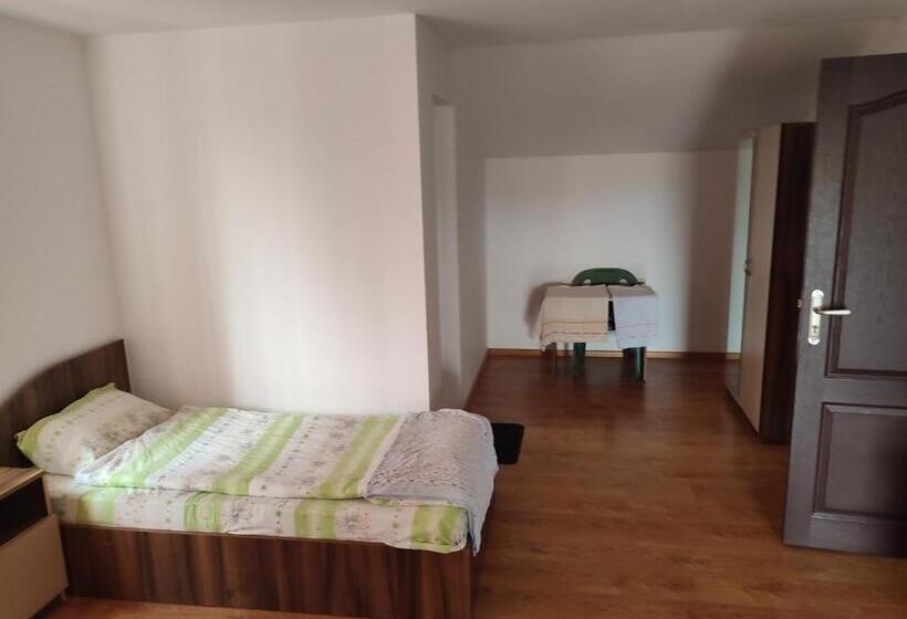 バルコニー付きスタンダードトリプルルーム, хотелски комплекс авалон