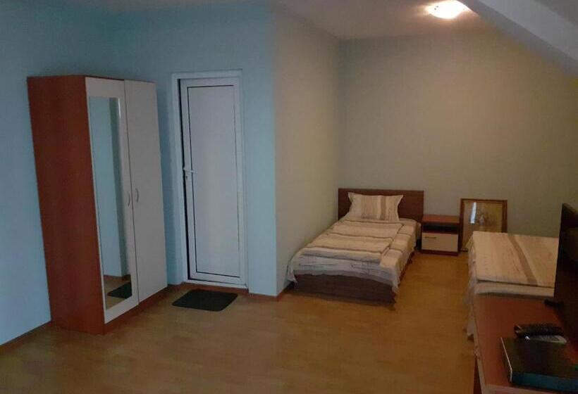 テラス付き１ベッドルームアパートメント, хотелски комплекс авалон