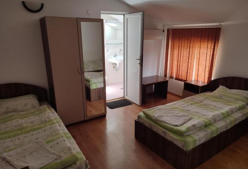 ベーシックトリプルルーム, хотелски комплекс авалон