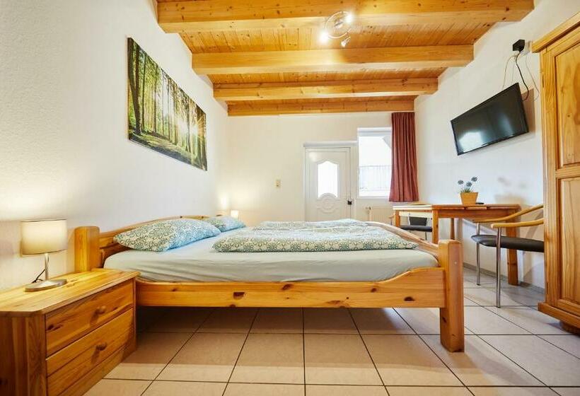 Четырехместный Номер Стандарт, Gästehaus Viktoriya Nur Wenige Minuten Zum Europa Park