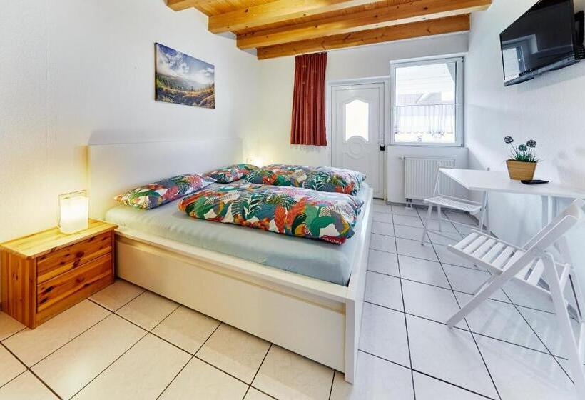 Четырехместный Номер Стандарт, Gästehaus Viktoriya Nur Wenige Minuten Zum Europa Park