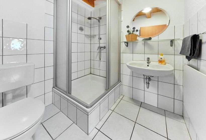 Четырехместный Номер Стандарт, Gästehaus Viktoriya Nur Wenige Minuten Zum Europa Park